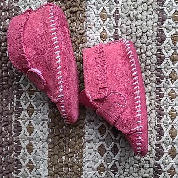 Minnetonka Front Strap Infant Bootie EUC size 5 - Picture 3 of 8